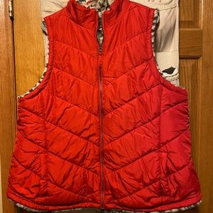 Reversible vest in bright red and cheetah print. Size 2xL.